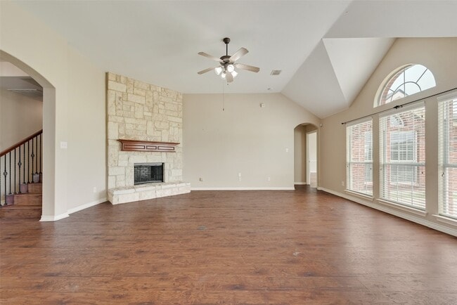 Building Photo - 10044 Dorsett Dr