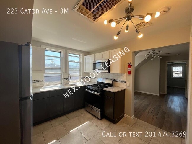 Building Photo - 223 Cator Ave