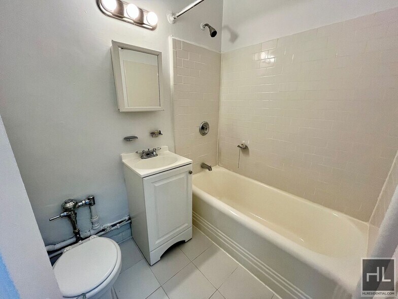 Building Photo - East 58TH ST