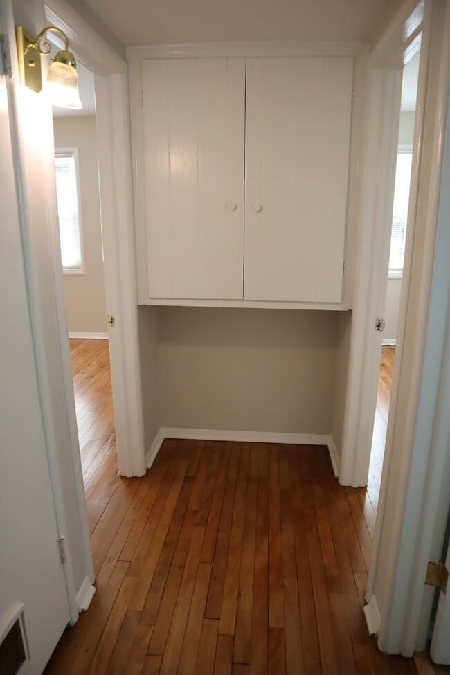Building Photo - Very Cute 3 bedroom just 7 Minutes to Twin...
