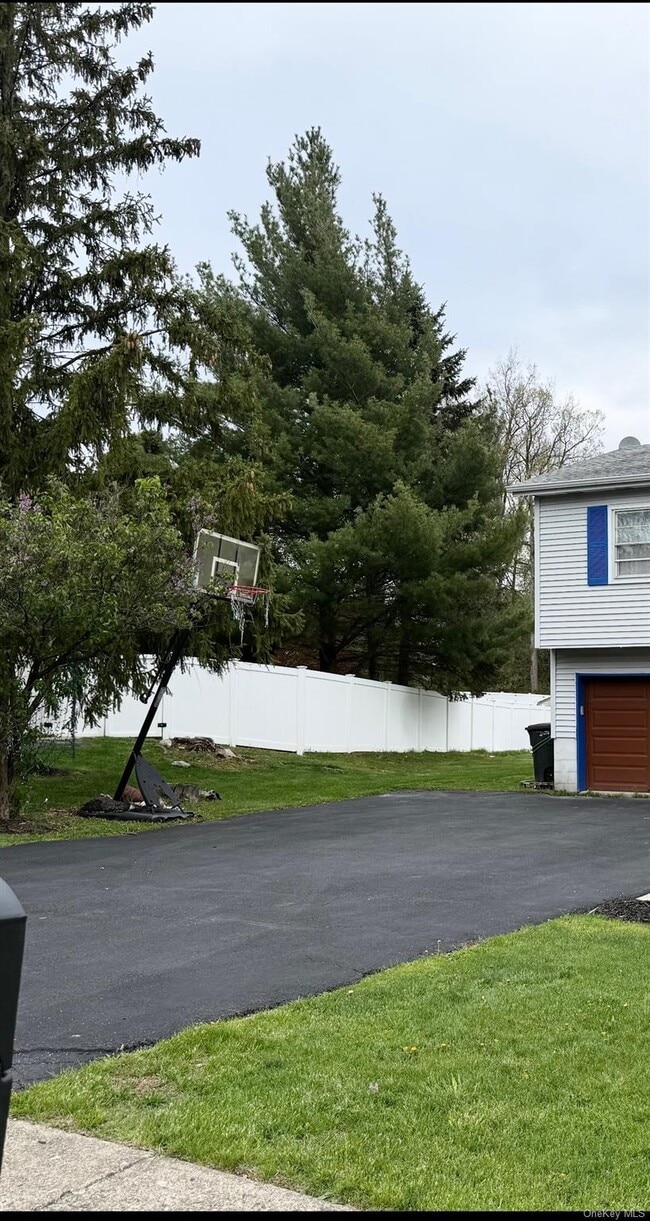 Building Photo - 10 Candlewood Rd