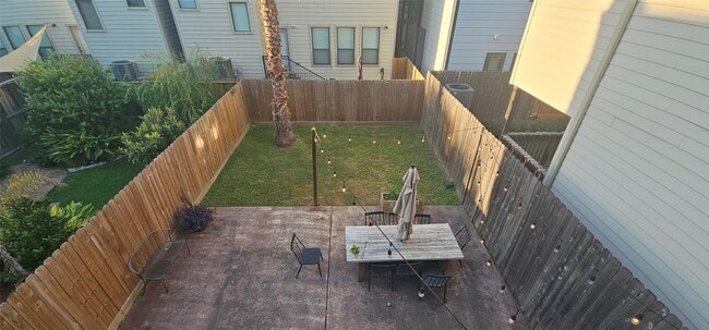 Building Photo - 5524 Petty St