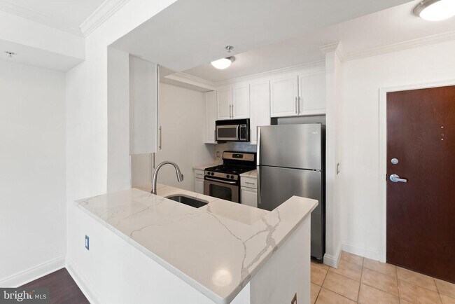 Building Photo - 11760 Sunrise Valley Dr