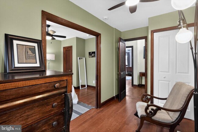 Building Photo - 32 Farragut Pl NW