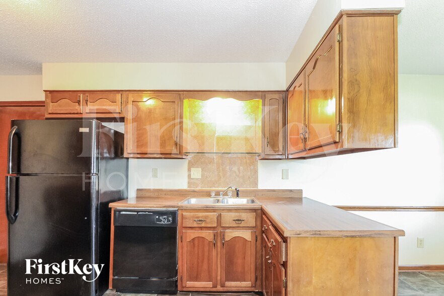 Building Photo - 6729 Birch Run Ln