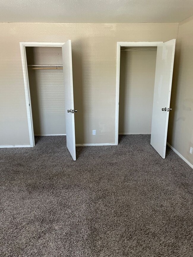 Building Photo - 5948 E 33rd Ct