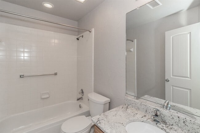 Building Photo - 2312 Shady Turf Dr
