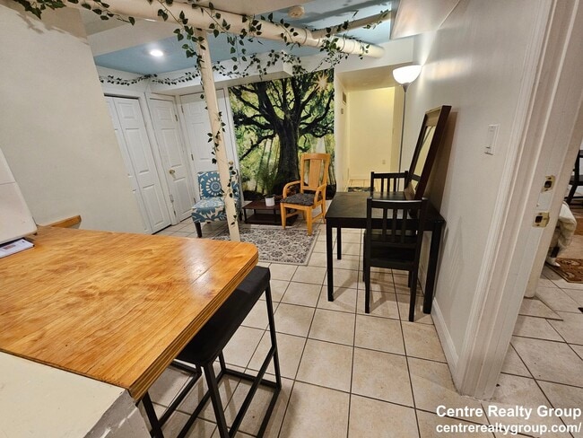 Building Photo - Amazing value two bedroom in Brookline