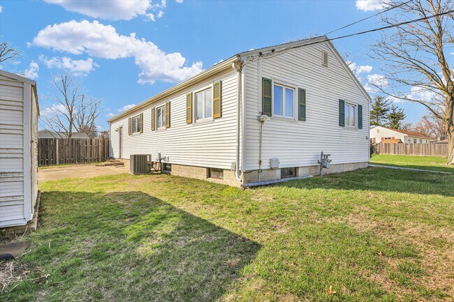 Building Photo - 9 Glenview Dr