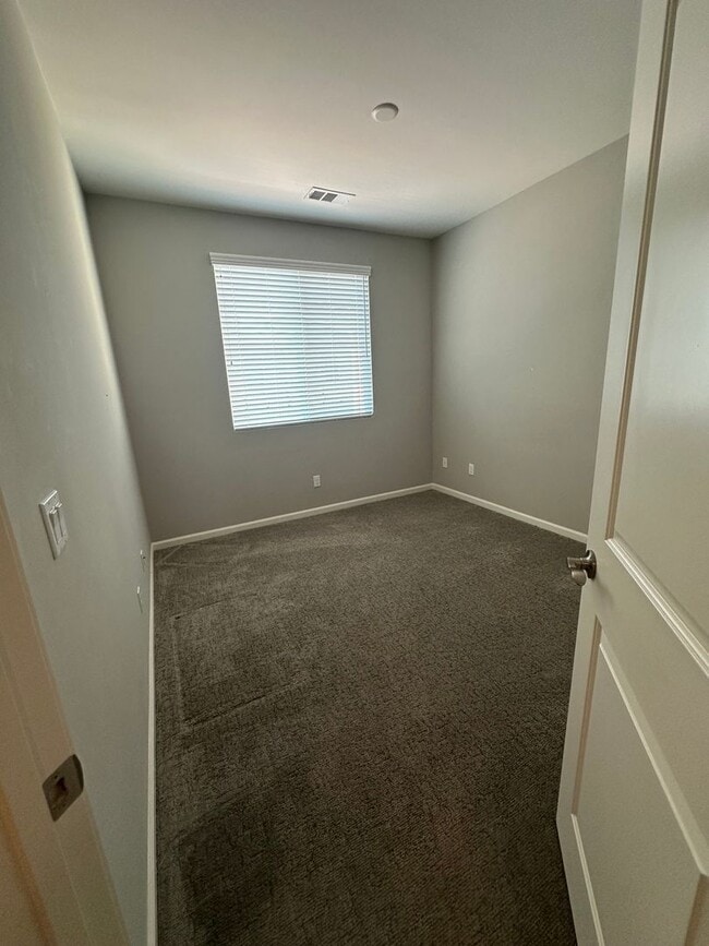 Building Photo - Upgraded 3 Bedroom Condo in South Temecula