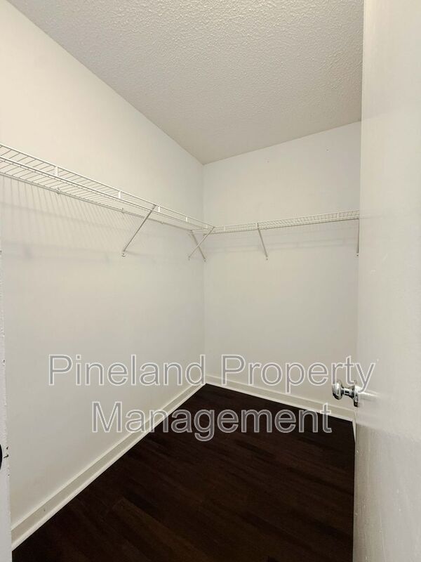 Building Photo - 413 Watergap Dr