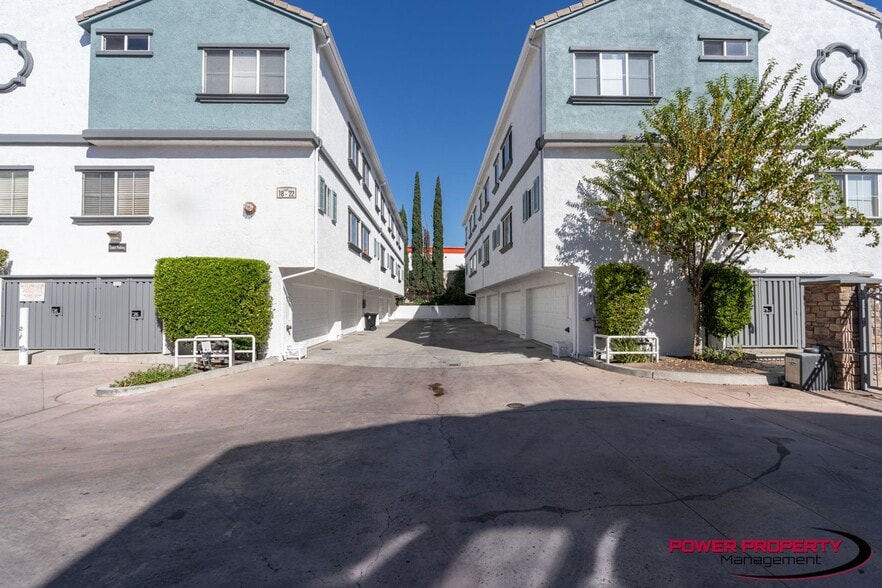 Building Photo - Vantaggio Townhomes