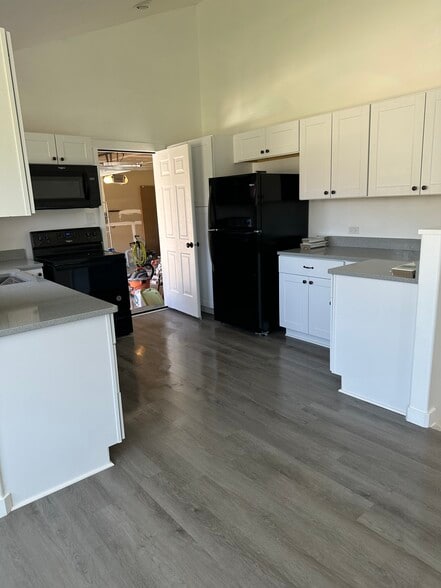 Building Photo - 614 N 550 E