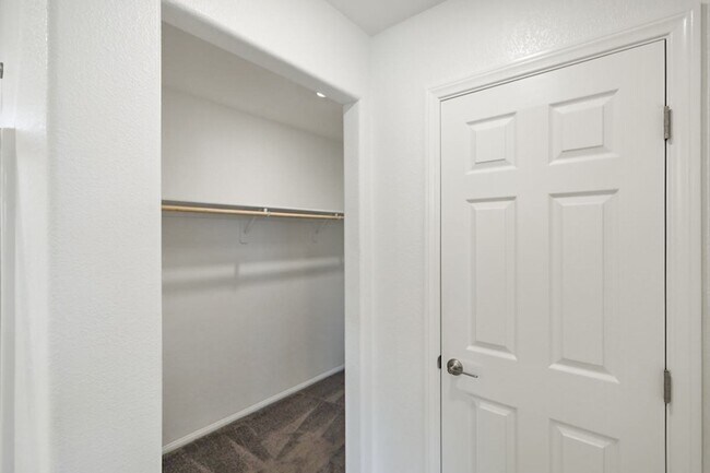 Building Photo - 10589 Sariah Skye Ave