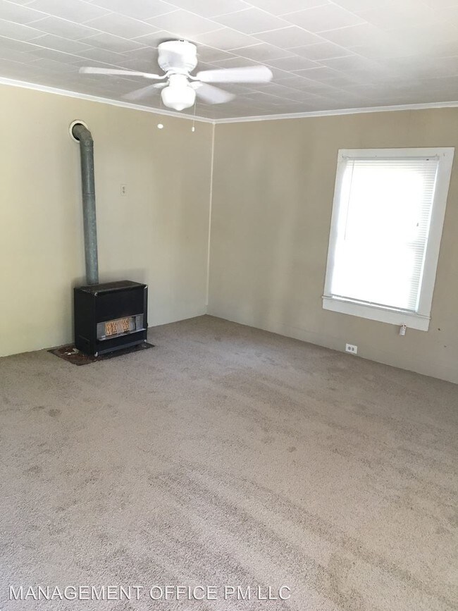 Building Photo - 2 br, 1 bath House - 408 North Broad St