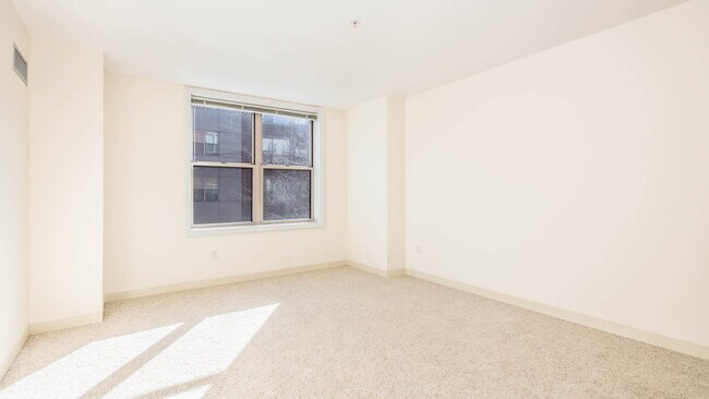 Building Photo - 70 Hope Ave