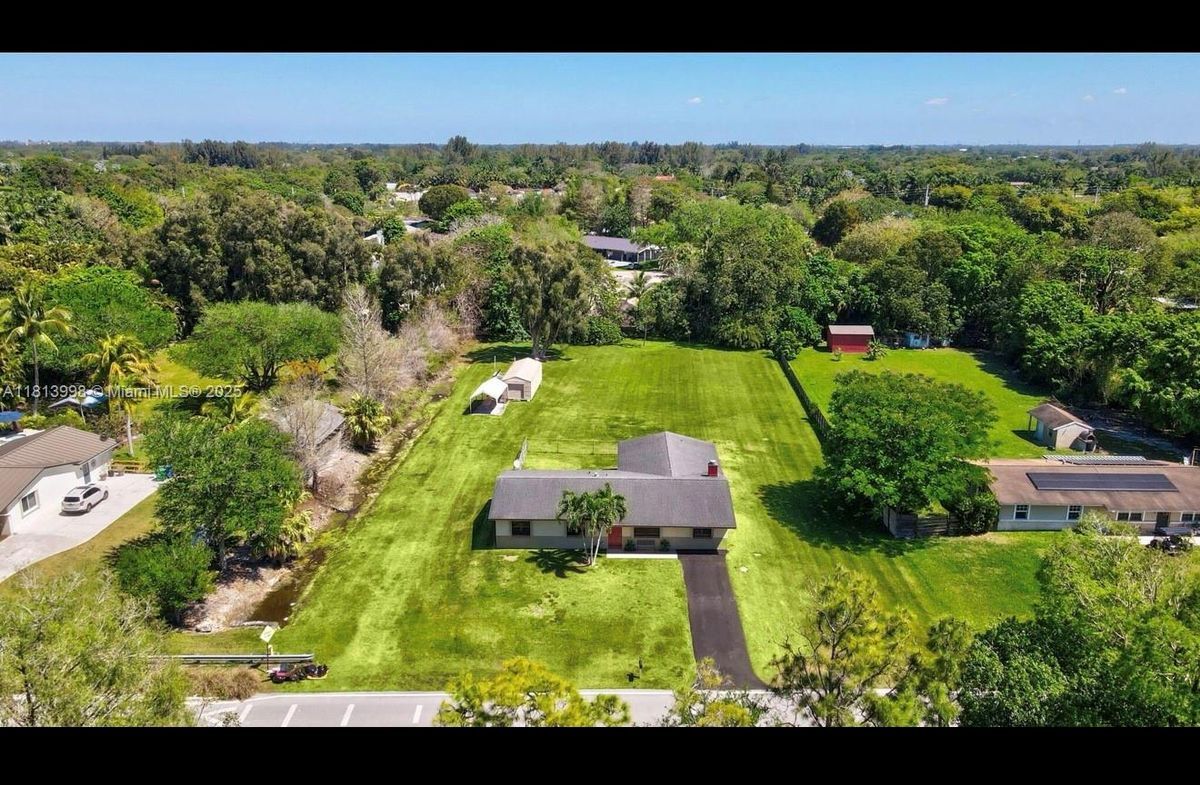 Building Photo - 6160 SW 188th Ave