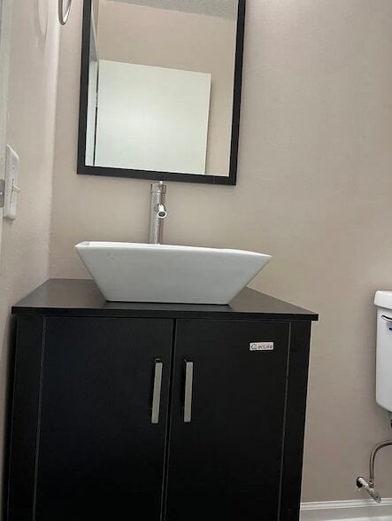 Building Photo - 2211 S Stewart Ave