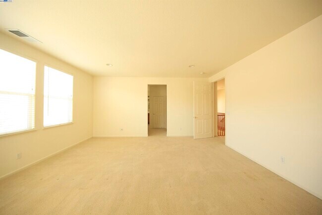 Building Photo - 1516 Whispering Oaks Way