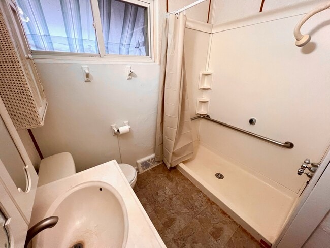 Building Photo - 3726 Christiansen Rd