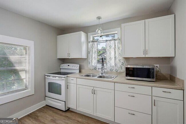 Building Photo - 184 Dahlia Ave NW