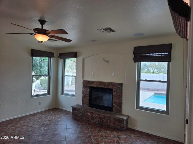 Building Photo - 7809 S 18th Way