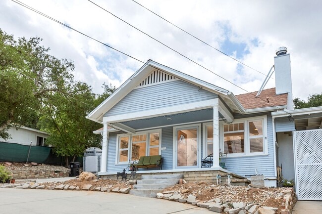 Primary Photo - West Hills Home - Peaceful Semi-Rural Living