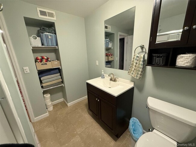 Building Photo - 1008 McIntosh Pl