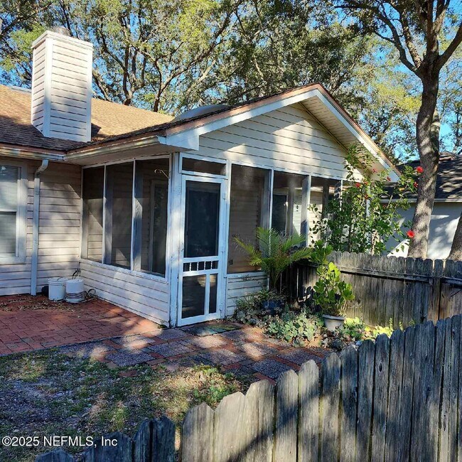 Building Photo - 2210 Captain Kidd Dr