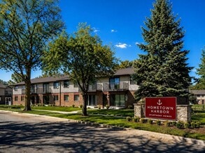 Building Photo - 599 W Arndt St