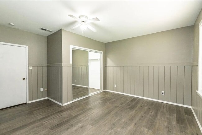 Building Photo - Spacious 4 bedroom 2 bathroom close to Texas Tech!