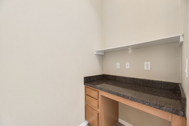 Building Photo - Luxury Living at FairWays North at Westridge