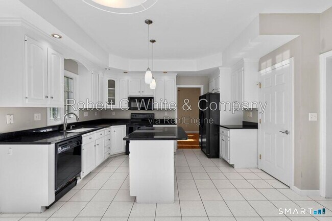 Building Photo - 155 Beardsley Rd