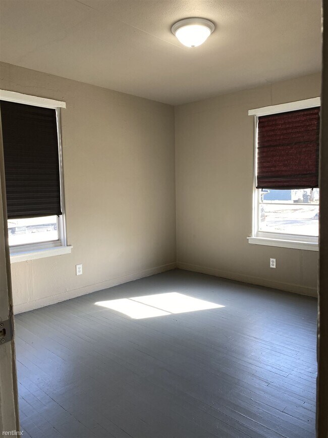 Building Photo - 2 br, 1 bath Duplex - 1231 Estelle Street