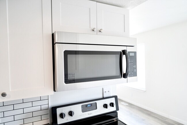 Building Photo - Layton 4-plex