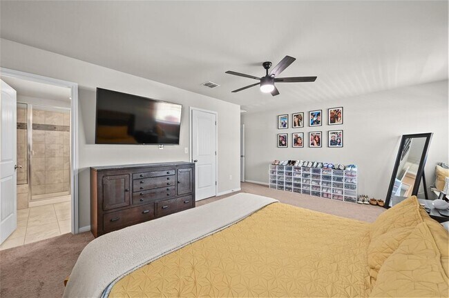 Building Photo - 10403 Sentinel Dr