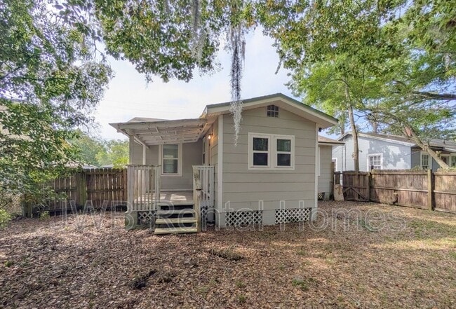 Building Photo - 217 E 48th St