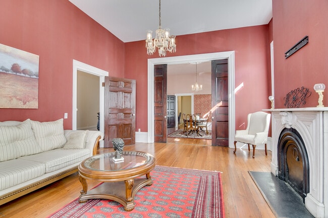 Building Photo - 629 Greene St