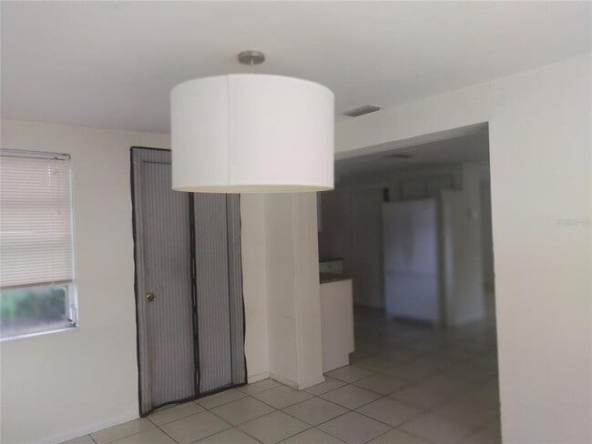 Building Photo - 4841 Blossom Dr