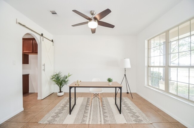 Building Photo - 8906 Hostler Dr