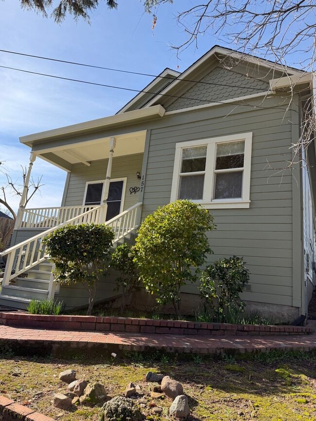 Building Photo - Charming Jackson Home