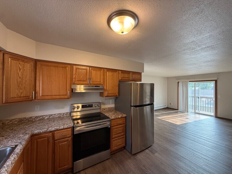 Apt 3 - 1035 Green Bay St