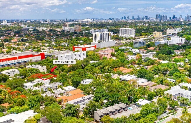 Building Photo - 2920 SW 30th Ct