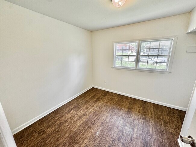 Building Photo - 2235 Charjean Rd