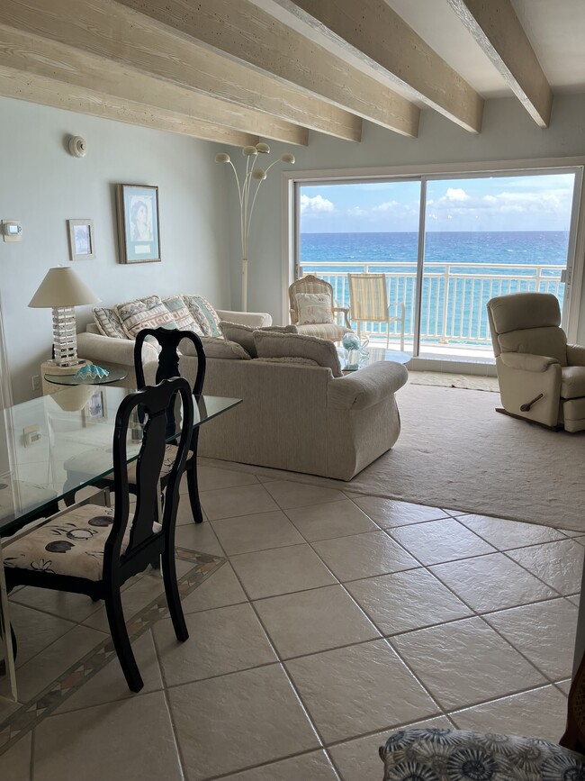 Dining room looking out to the ocean - 4500 S Ocean Blvd