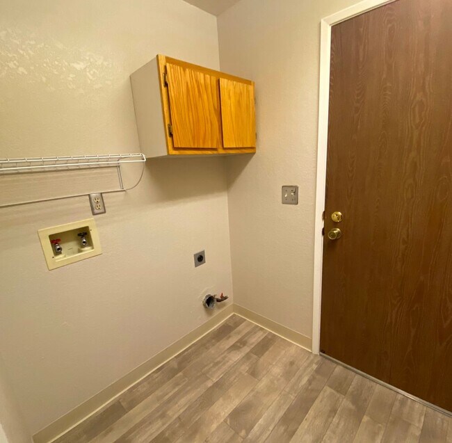 Building Photo - 369 Limerick Way