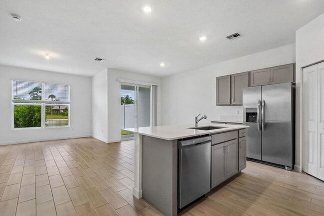 Building Photo - 4159 Lagoon Shore Dr