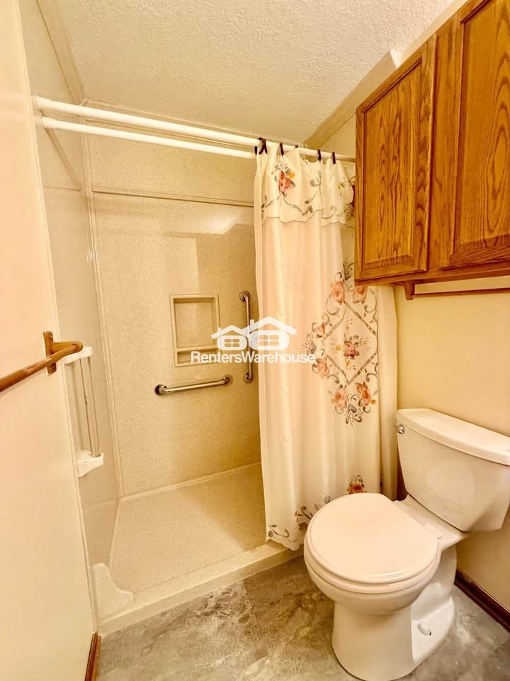 Building Photo - 495 S 51st St