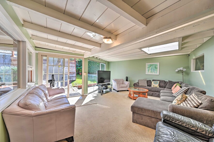 Living Room - 2139 Torrey Pines Rd