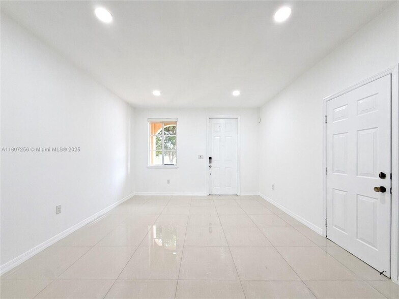 Building Photo - 16562 SW 71st Ter